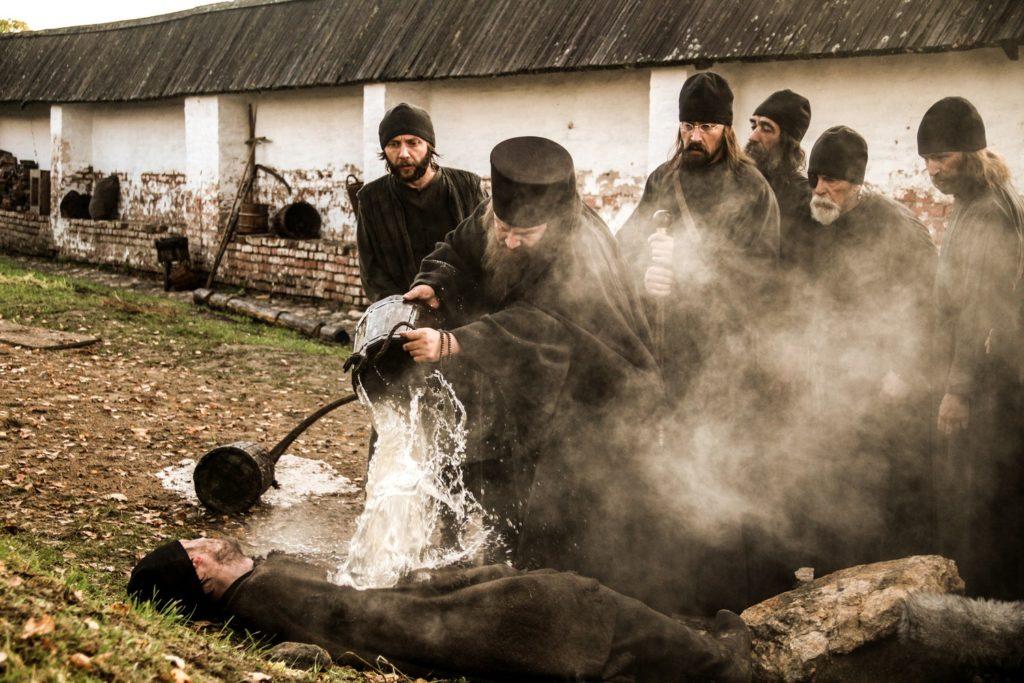 жители монастыря