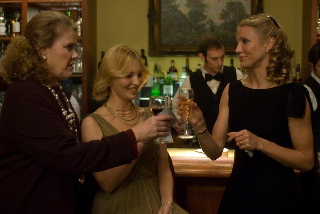 девушки на вечеринке
